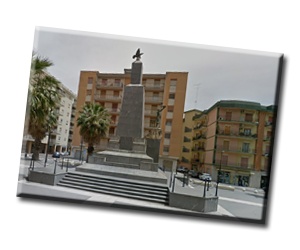 Piazza degli Eroi-Altare ai caduti-Monumento ai marinai